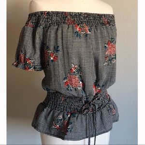 🔥NWT🔥 Houndstooth off-the Shoulder Top